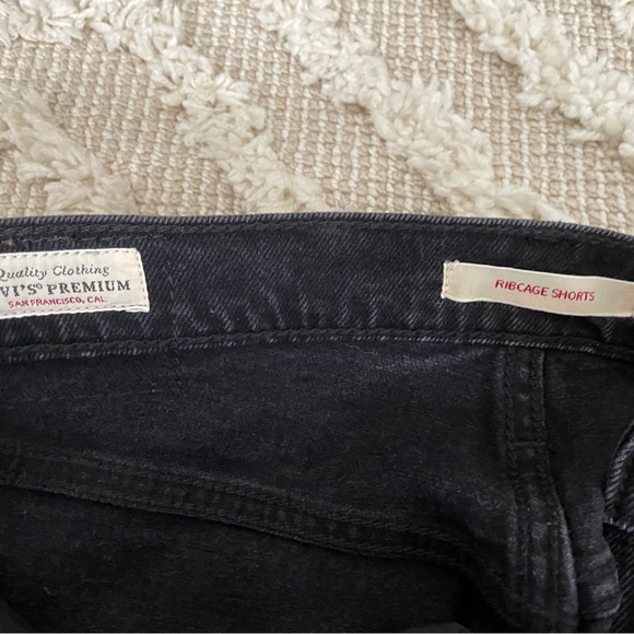 Levi’s RIBCAGE WOMEN'S SHORTS Black Jean Raw Hem High Waist Premium - Picture 6 of 6